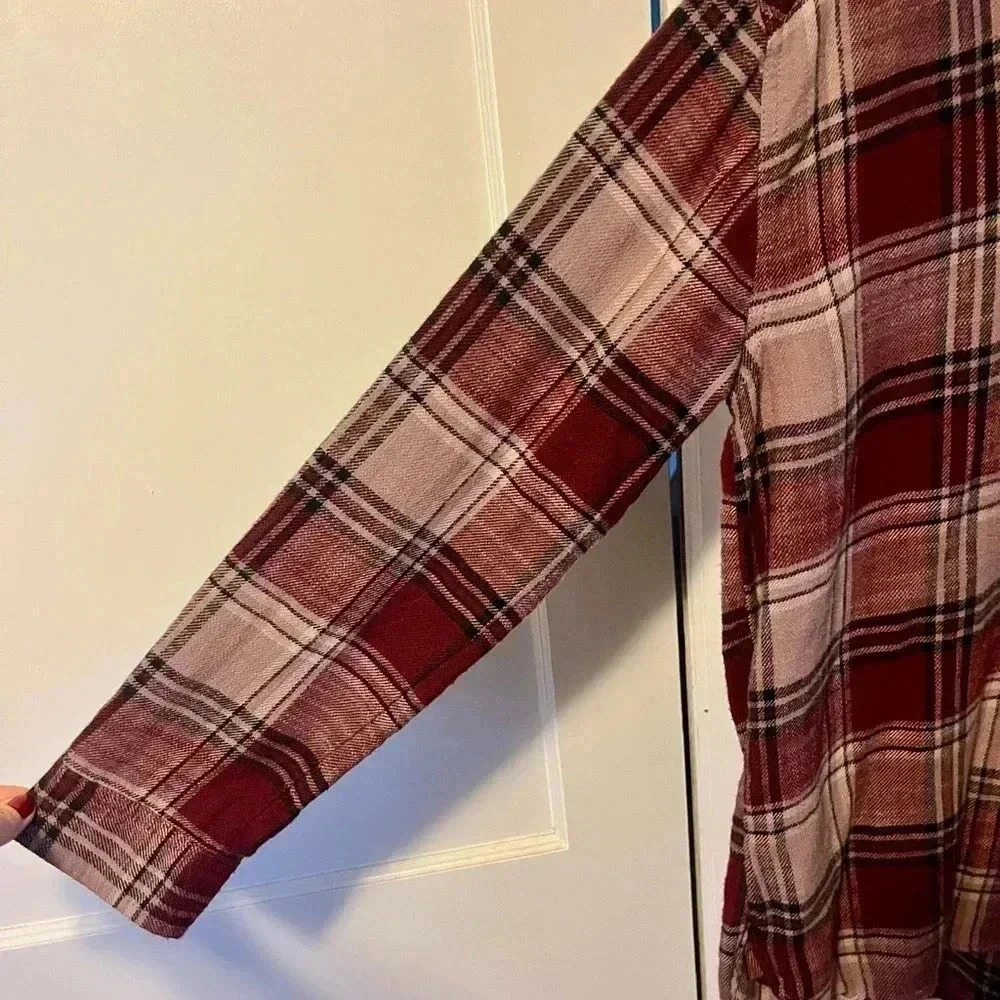 AMERICAN EAGLE plaid burgandy oversized lace up top distressed|M whimsigoth - Picture 2 of 8